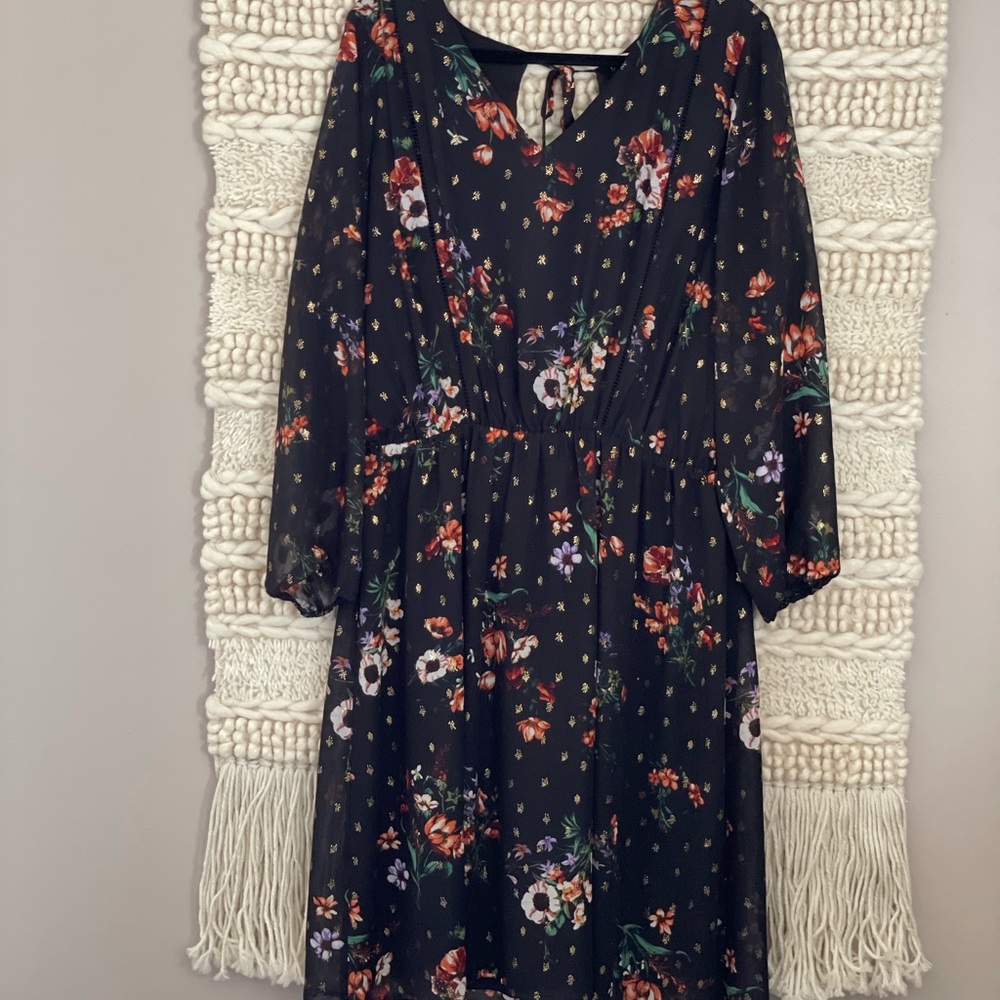 Black floral dress. Size 2X  NWT